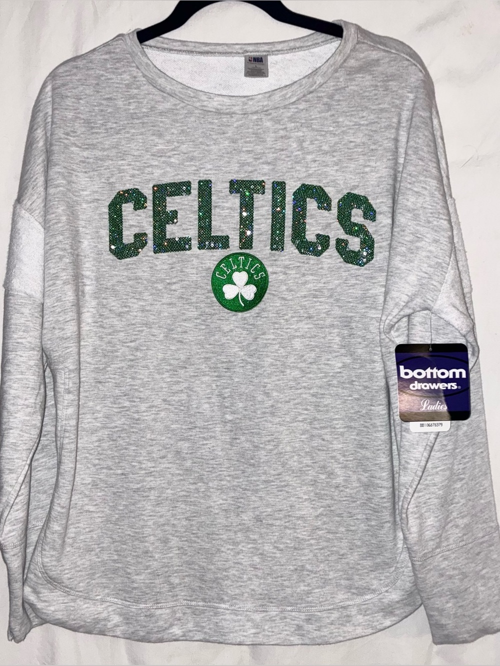 Boston Celtics NBA Licensed Women's Crewneck Glitter Sweatshirt Size L New w Tag